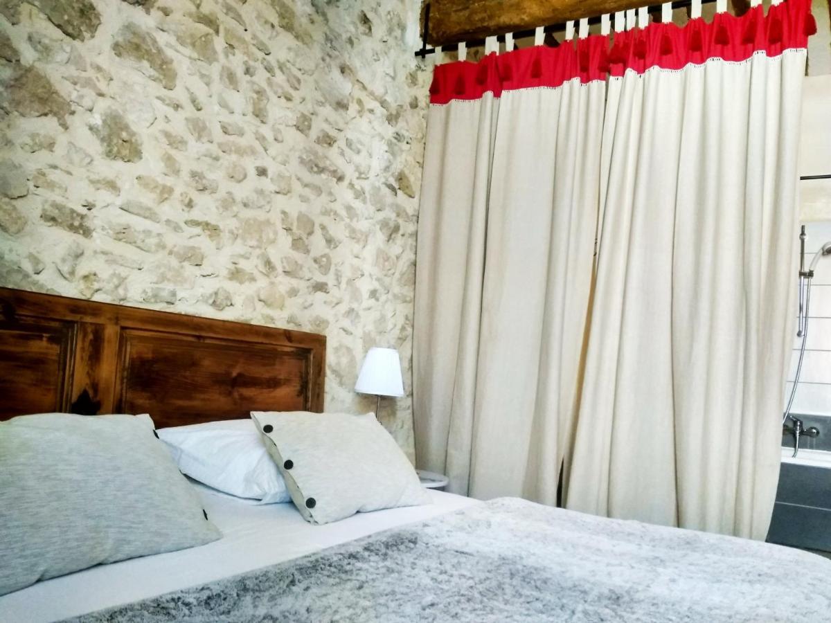Chambre D'Hotes Face Au Lavoir Methamis Экстерьер фото