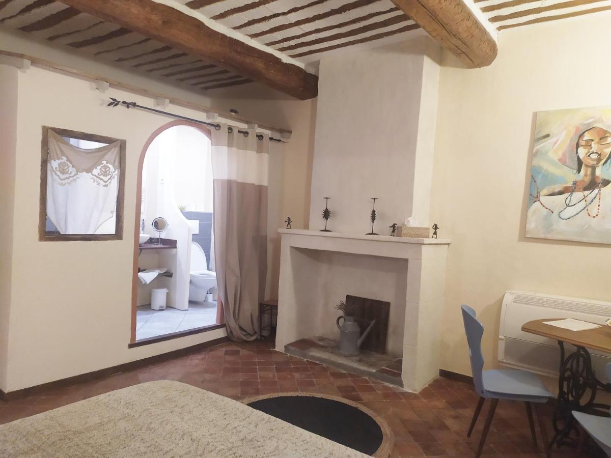 Chambre D'Hotes Face Au Lavoir Methamis Экстерьер фото
