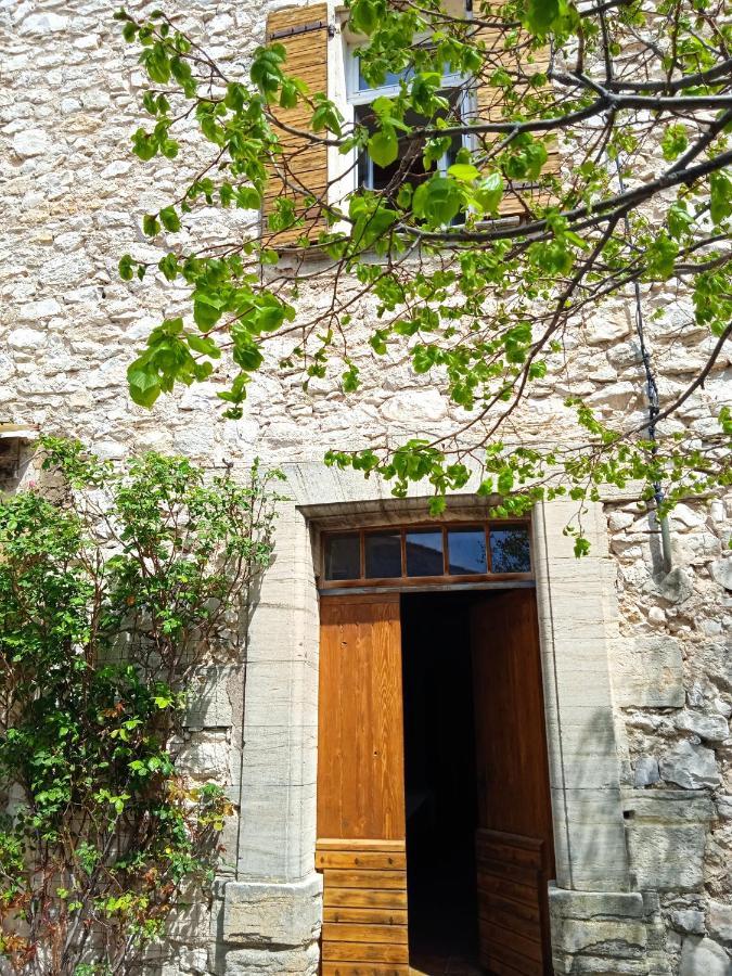 Chambre D'Hotes Face Au Lavoir Methamis Экстерьер фото